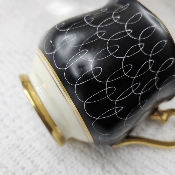Royal Albert Crown Bone England China Teacup Saucer BLACK w/White Swirls Gold - Picture 7 of 16